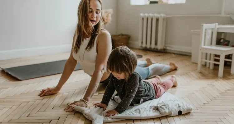 How to improve the core muscles of a child: 3 levels of exercises to do at home.