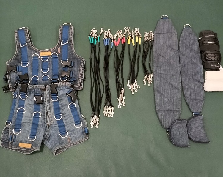 DUNAG-02 suit therapy equipment