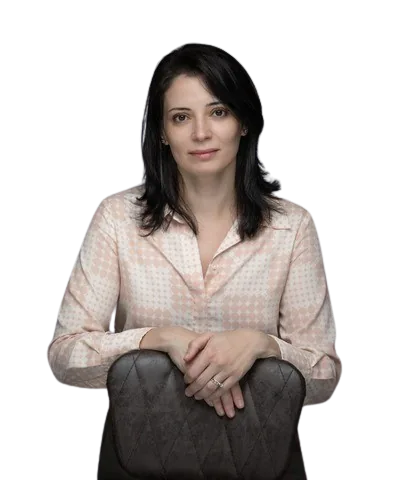 Dr. Nadia headshot